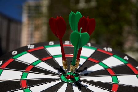 Target Darts vs Standard Darts: What’s the Difference?